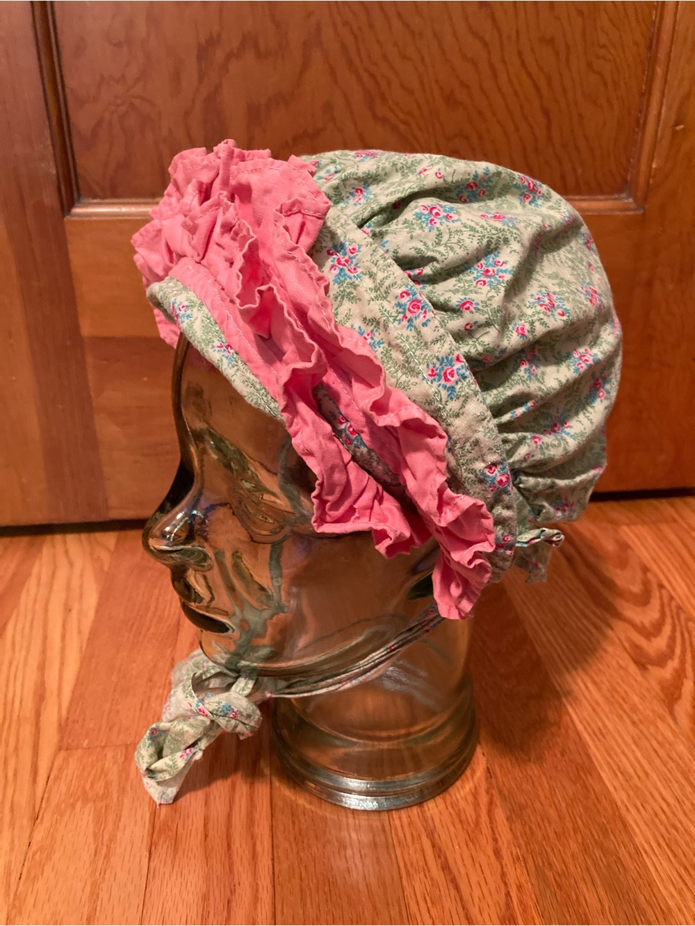 Handmade Bonnet Vintage Ruffly - Picture 4 of 6